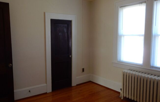 3 beds, 1 bath, $1,650