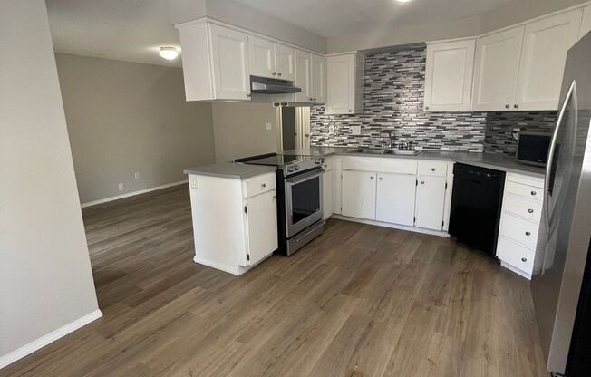 Great Bethany location 3 bedroom 2 bath