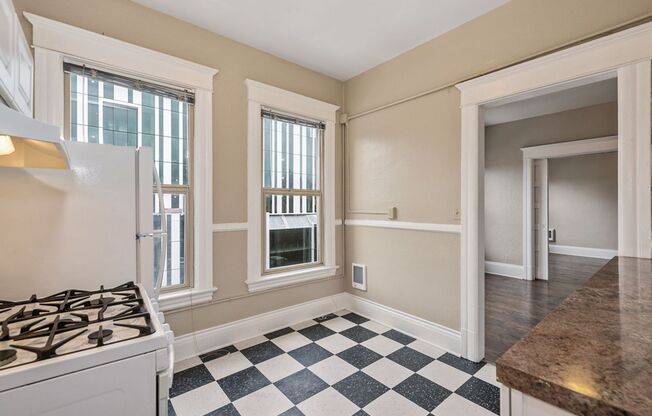 1 bed, 1 bath, 500 sqft, $1,295, Unit X