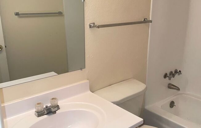 1 bed, 1 bath, 575 sqft, $944, Unit 135