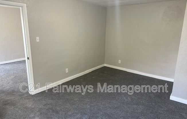 726 LARGE AVE