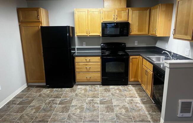 2 beds, 2 baths, $1,725, Unit 311