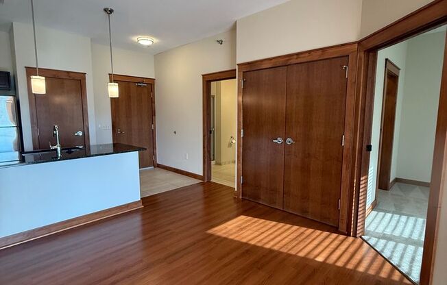 2 beds, 2 baths, $1,425, Unit 103