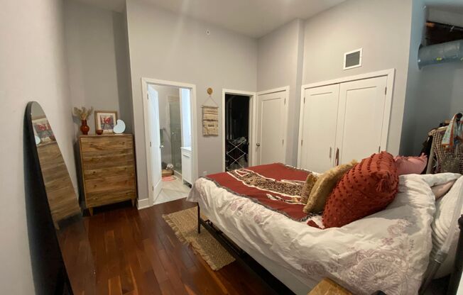 1 bed, 1.5 baths, $1,695, Unit Apt 39