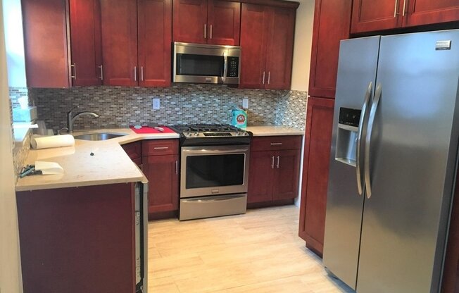 3 beds, 2 baths, $2,900, Unit 3