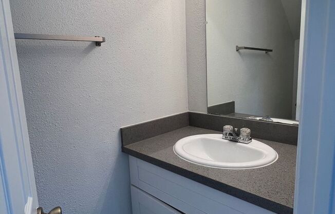 1 bed, 1.5 baths, 866 sqft, $1,150, Unit 2506