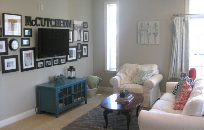 Beautiful 2-Bedroom Luxury Condo in Conshohocken! Available mid-July!