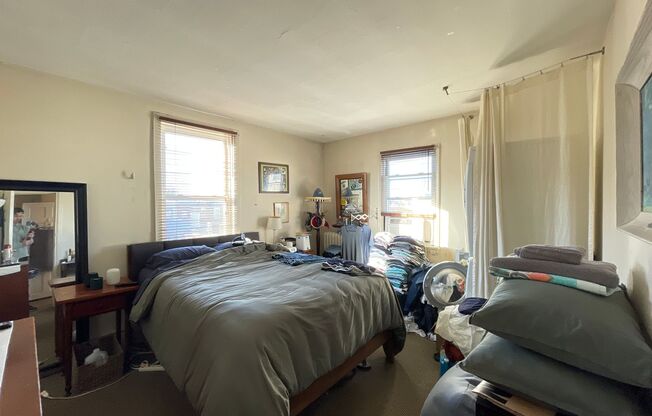 2 beds, 1 bath, $1,795, Unit Unit 3