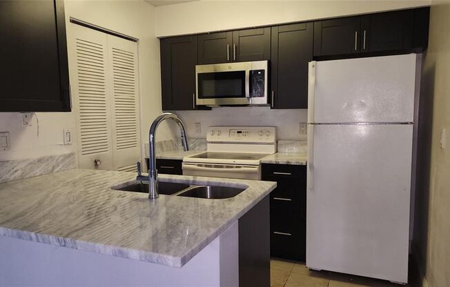 1 bed, 1 bath, $1,600, Unit UNIT # 305