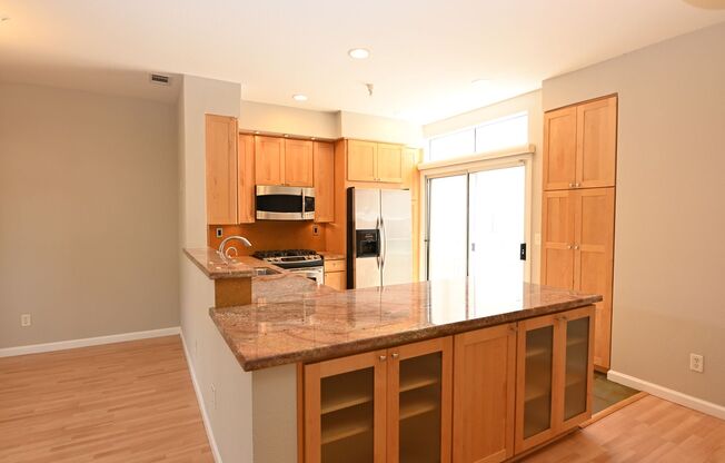 Whisman Station 3 / 2.5 Condo w/ 2 Car Garage - Available now!