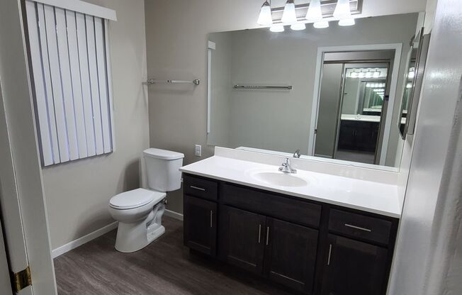 1 bed, 1 bath, 810 sqft, $1,560, Unit 800-104