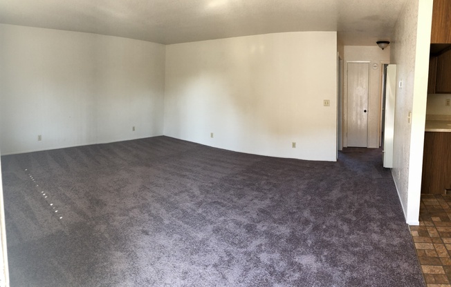 2 beds, 1 bath, $2,300, Unit 04