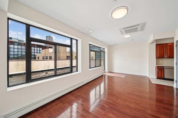 62 N 9 ST