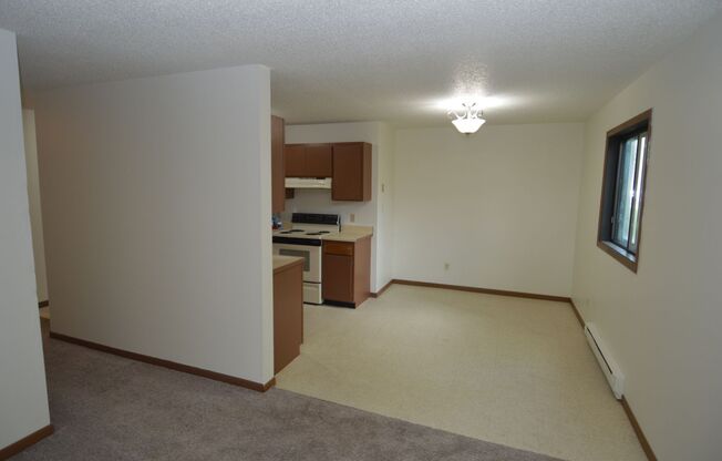 2 beds, 1 bath, 740 sqft, $705, Unit 2819