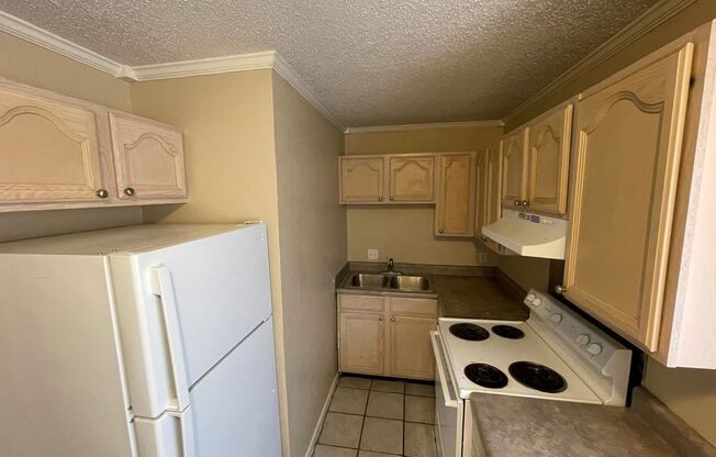 1 bed, 1 bath, 600 sqft, $650, Unit #9