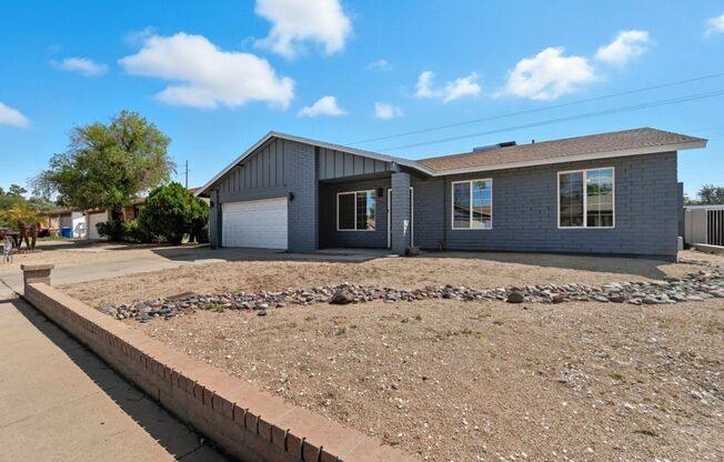 Beautiful Glendale Home With Pool!