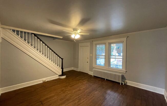 2 Bedroom Single Family Home in Lancaster!