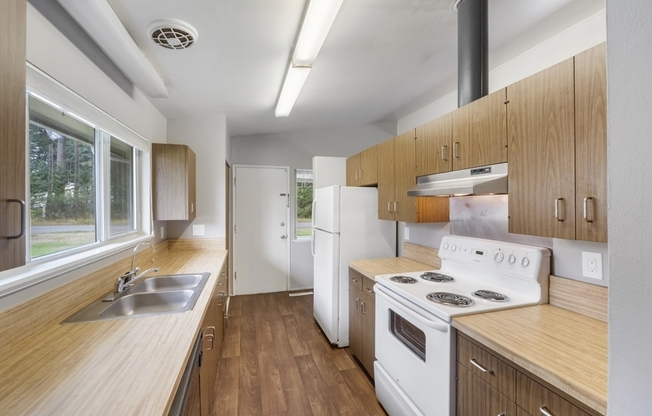 12745 LALA CV LN SE