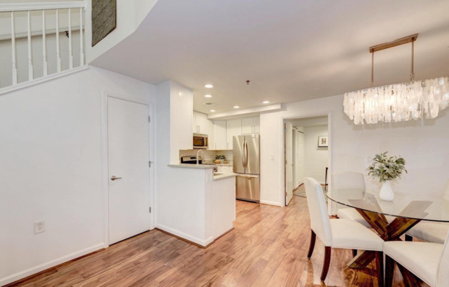 1201 E West Hwy Apt 218