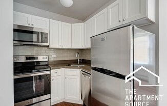 817 W Lakeside Pl