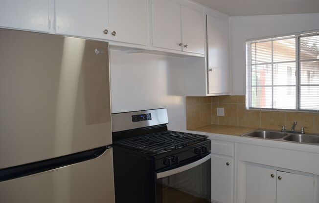 2 beds, 1.5 baths, $2,395, Unit Unit 07