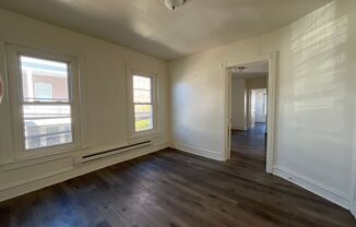 2 beds, 1 bath, $1,195, Unit Unit 2