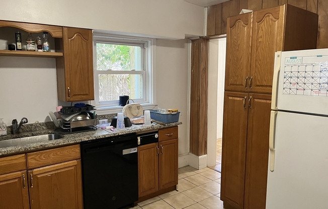 152 STRATHMORE RD