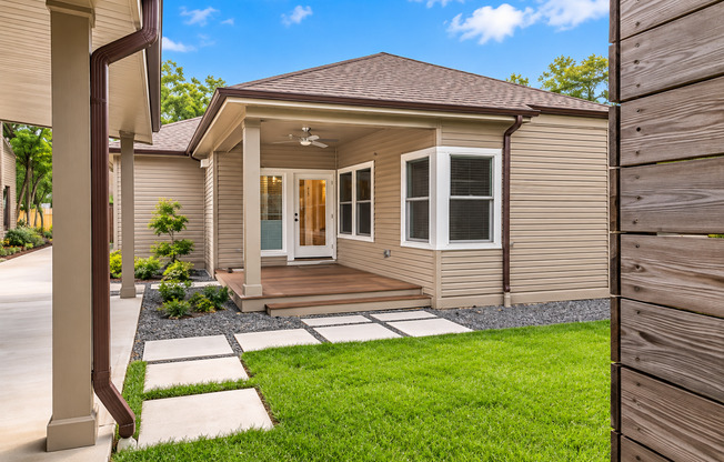 Immaculately remodeled 3/2 Craftsman bungalow across from Menil Collection