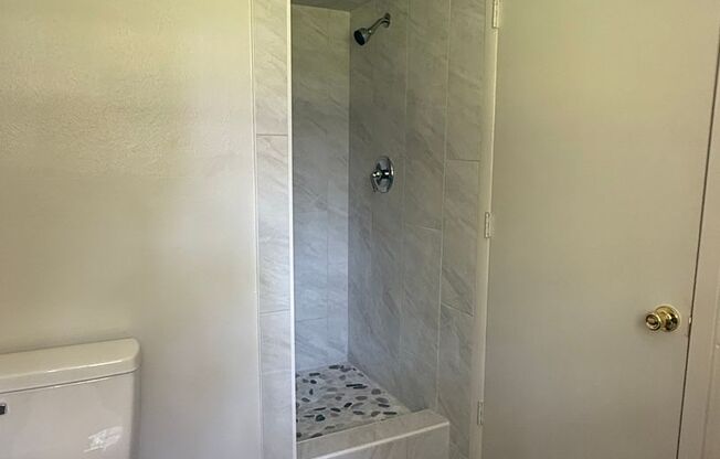 Charming 3 Bedroom 2 Bath House located in South Baton Rouge!!!