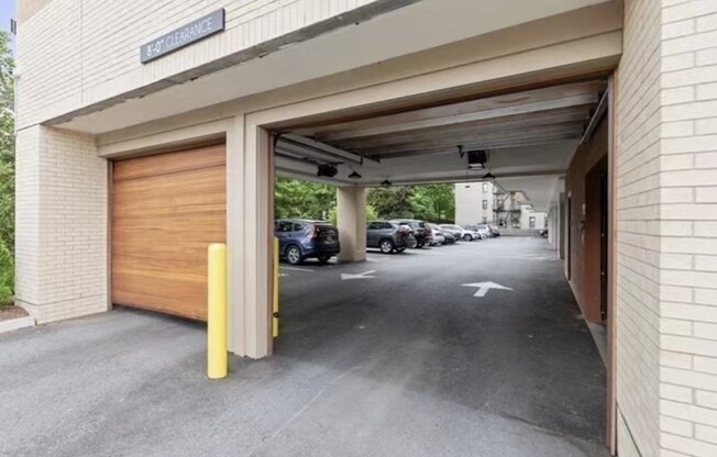2 beds, 2 baths, 951 sqft, $4,000, Unit 309