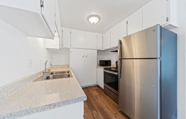 2 beds, 2 baths, 935 sqft, $2,550, Unit 027