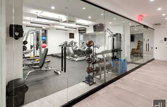 252 W 76 ST