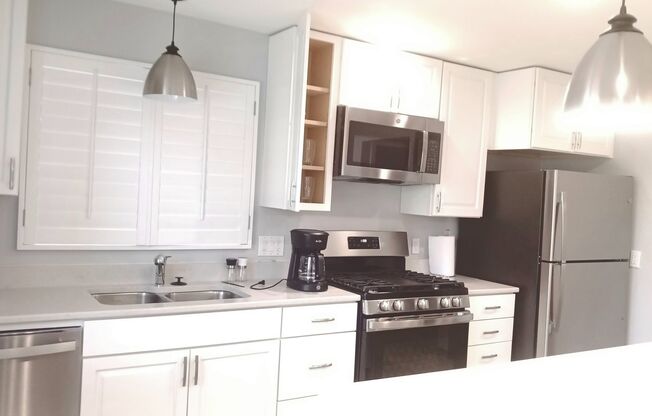 1 bed, 1 bath, 600 sqft, $1,300, Unit 12thSt4224-101