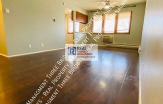 7435 HAZELCREST DR