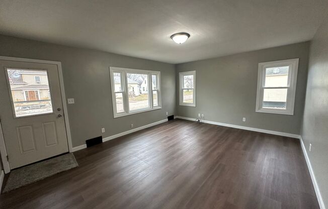 3 beds, 1 bath, $1,300