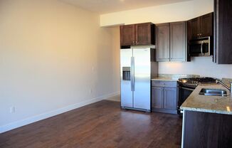 2 beds, 2 baths, $2,900, Unit # 37