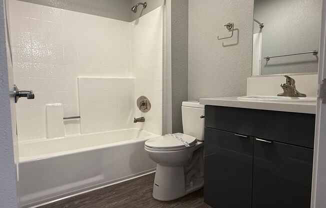 2 beds, 2 baths, 910 sqft, $2,670, Unit 7H