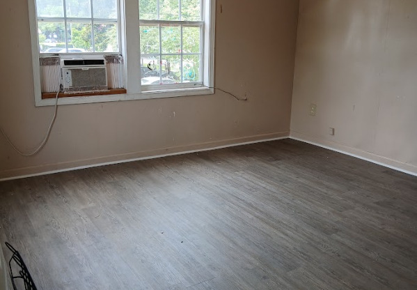 505 1/2 E MAIN ST