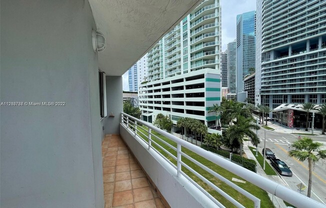 1402 Brickell Bay Dr