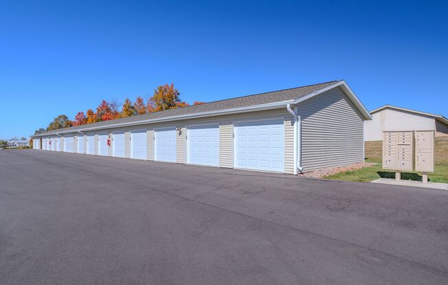 3 beds, 2 baths, 1,092 sqft, $1,595, Unit BS 580-16