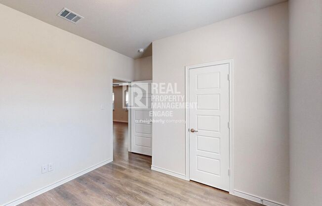 3 beds, 2 baths, $2,300