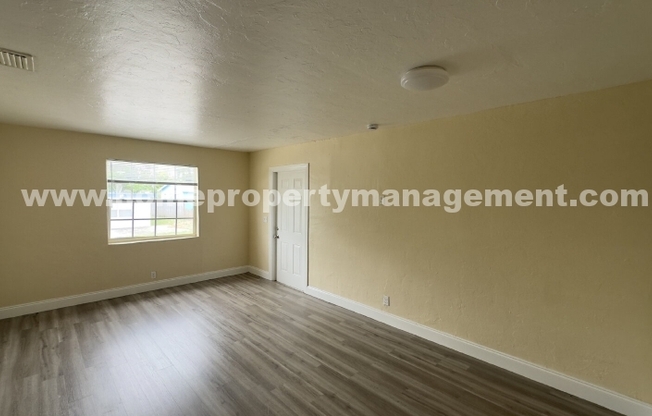 1244 W 36 ST