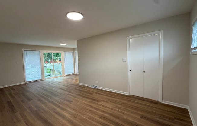 219 N PARK DR