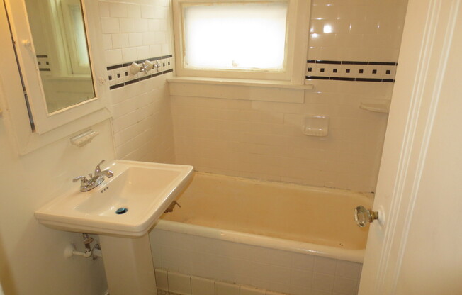 Studio, 1 bath, 520 sqft, $685, Unit T3