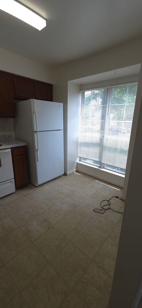 Available NOW - Freshly Updated 2 Bedroom in Columbia, MD