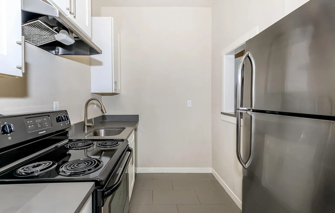Spacious Retreat with Hardwood Floors, High Ceilings & Prime Downtown Seattle Location!