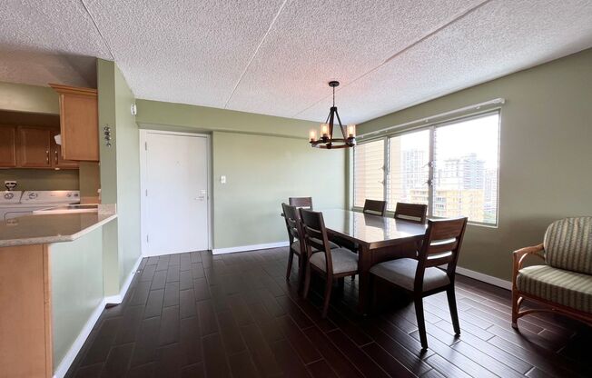 2BD/2BA/2PKG. Furnished, Waikiki, Views, Breeze