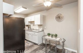 1905 W 42nd St