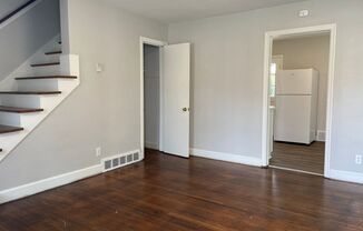 2 beds, 1 bath, $999, Unit 711CDB