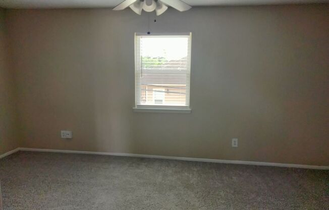 1 bed, 1 bath, 710 sqft, $875, Unit 04HP